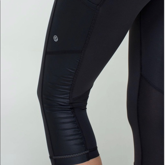 Lululemon Cut the Crop Legging with Pockets in Wee Stripe/Black. Size 8 - Picture 8 of 15